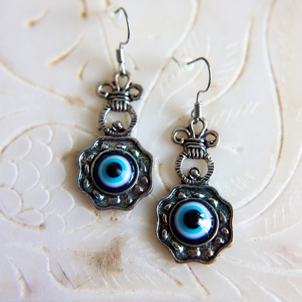 NWT Evil Eye Dangle Earrings – Handmade Silver Lucky Charm Jewelry Stylish - Picture 4 of 5